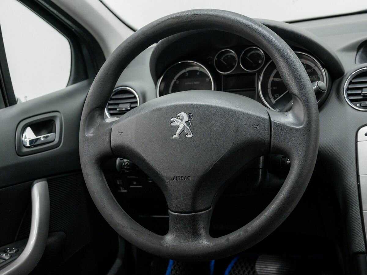 Купить Peugeot 408 с пробегом. Фото: #10