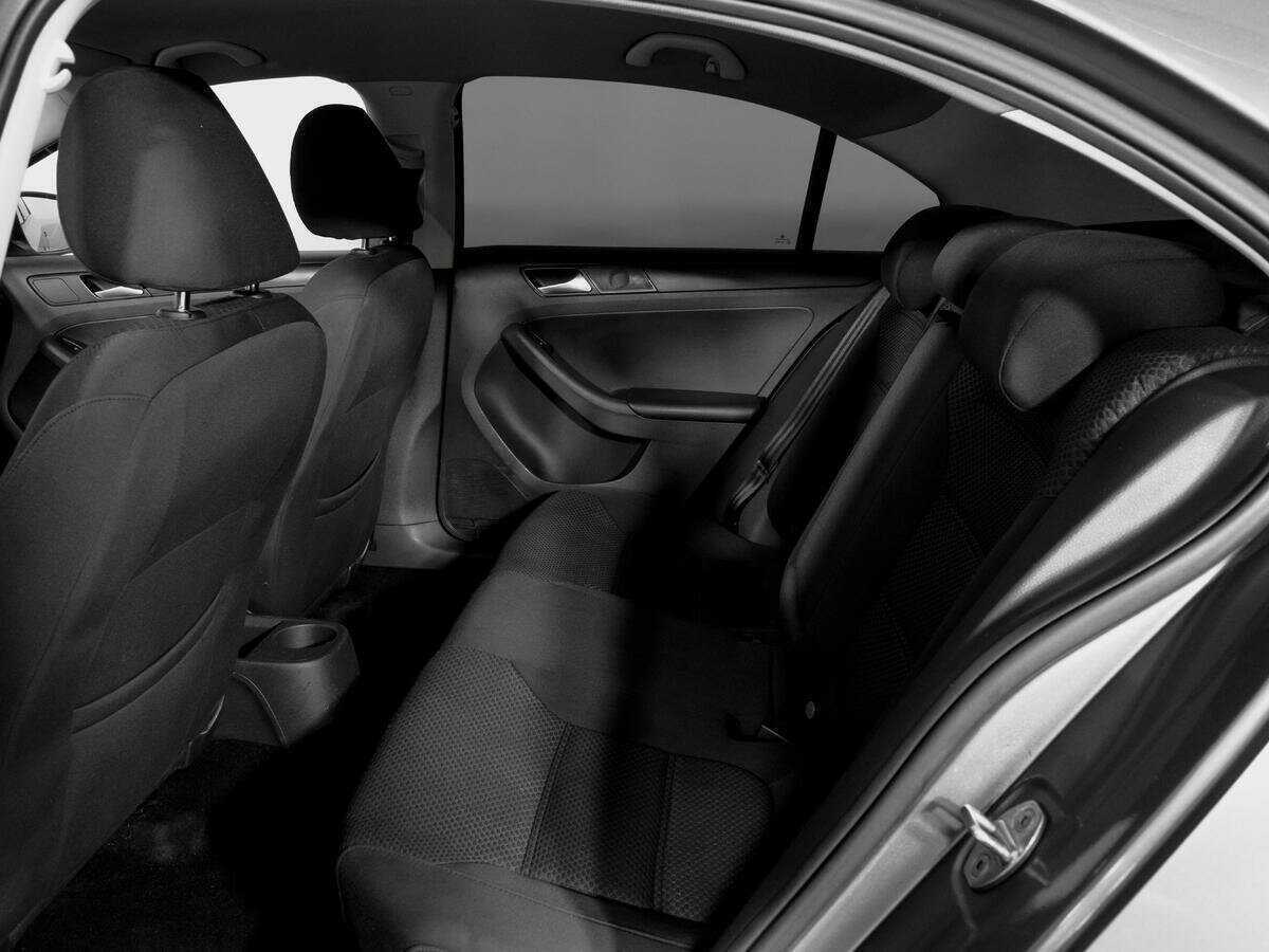 Купить Volkswagen Jetta с пробегом. Фото: #9