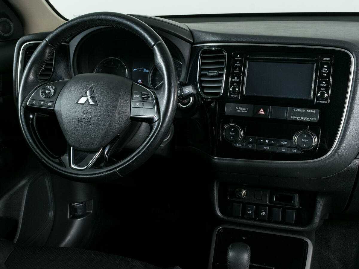 Купить Mitsubishi Outlander с пробегом. Фото: #8