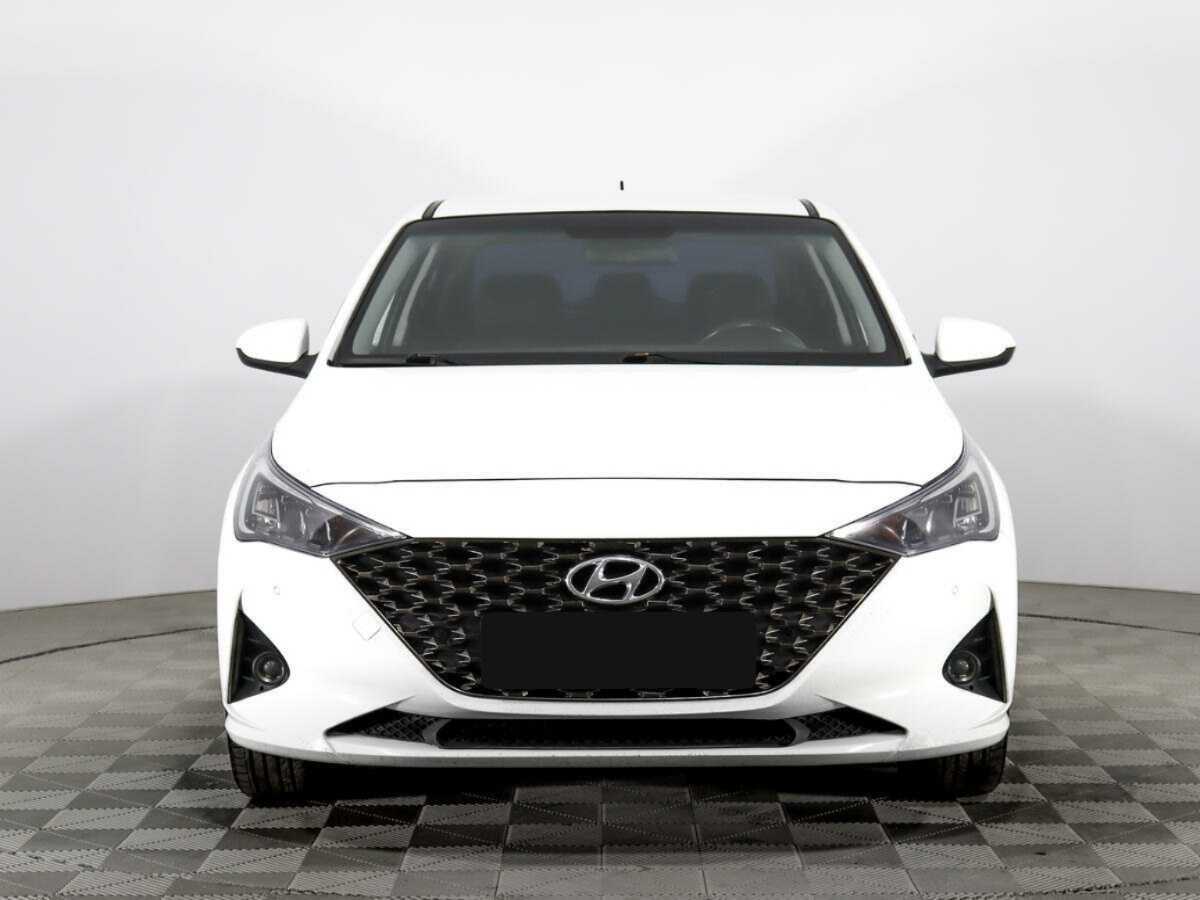 Купить Hyundai Solaris с пробегом. Фото: #1