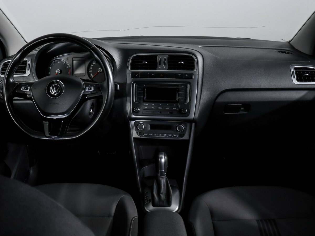 Купить Volkswagen Polo с пробегом. Фото: #9