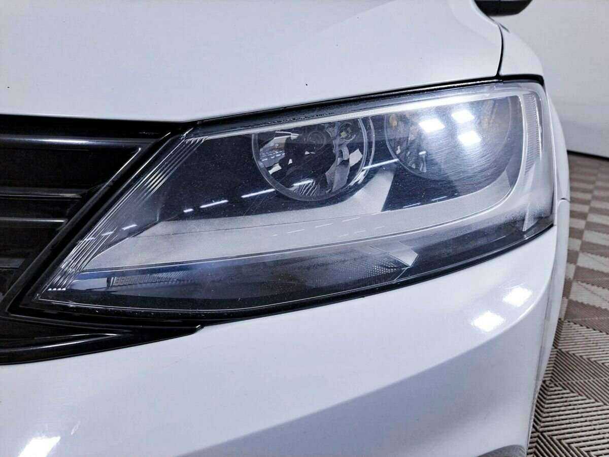 Купить Volkswagen Jetta с пробегом. Фото: #16