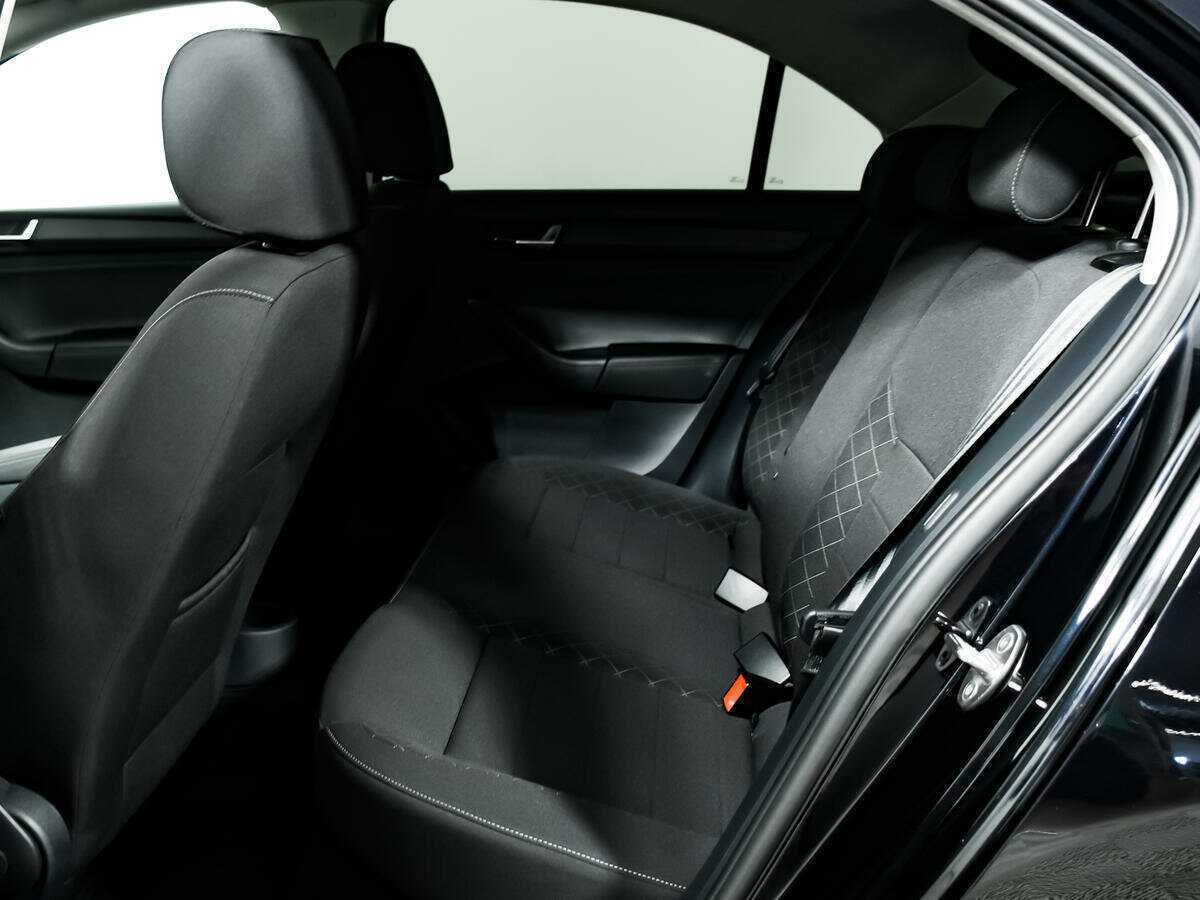Купить Skoda Rapid с пробегом. Фото: #11