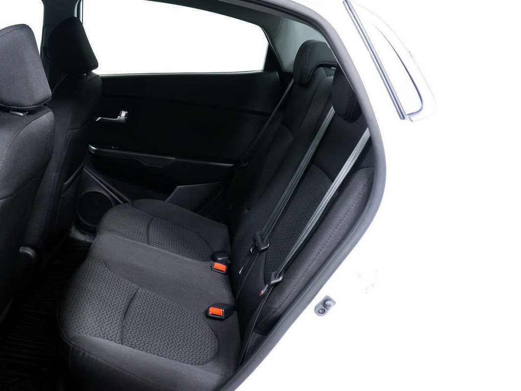 Купить Kia Rio с пробегом. Фото: #11