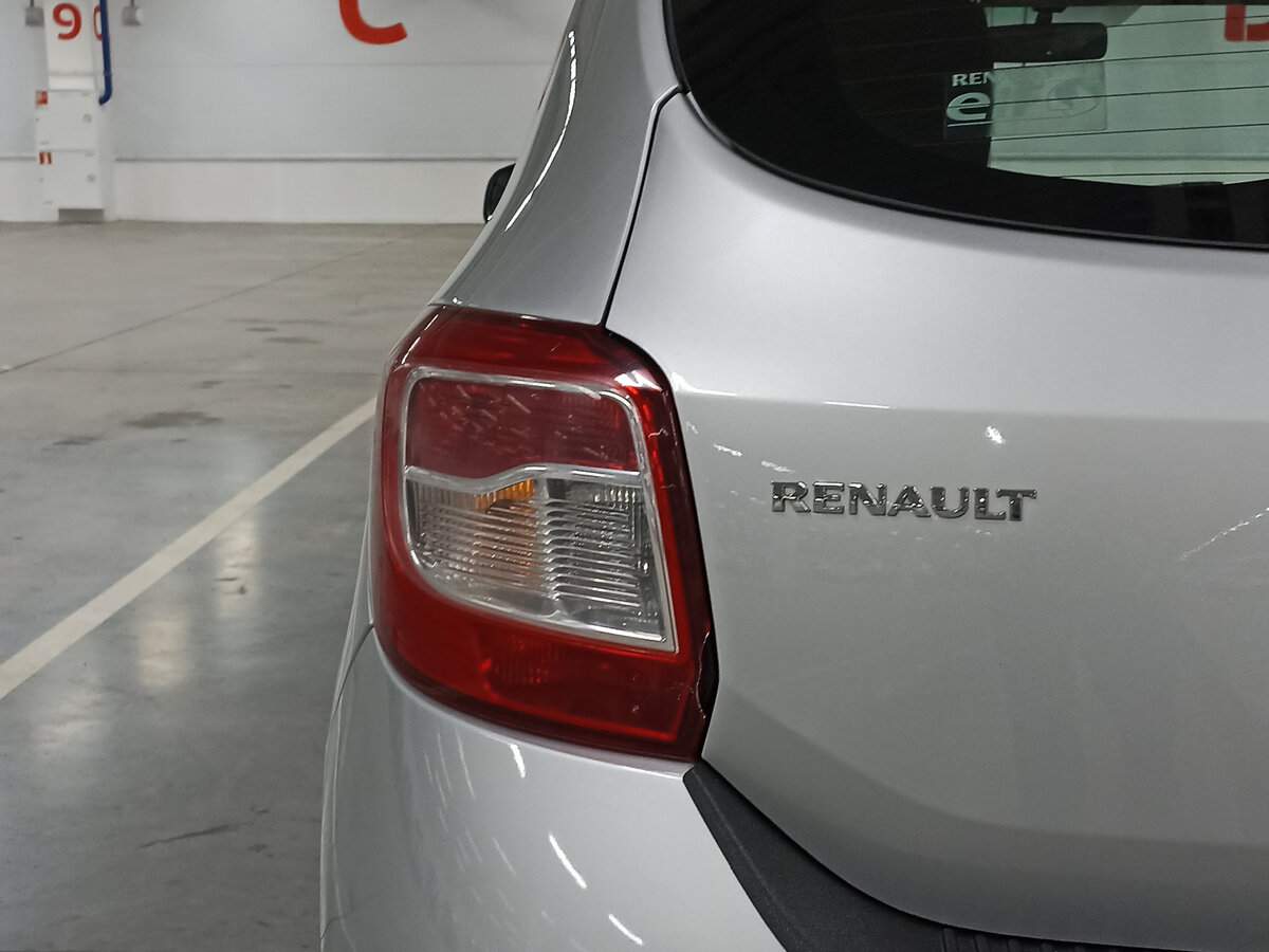 Купить Renault Sandero с пробегом. Фото: #8