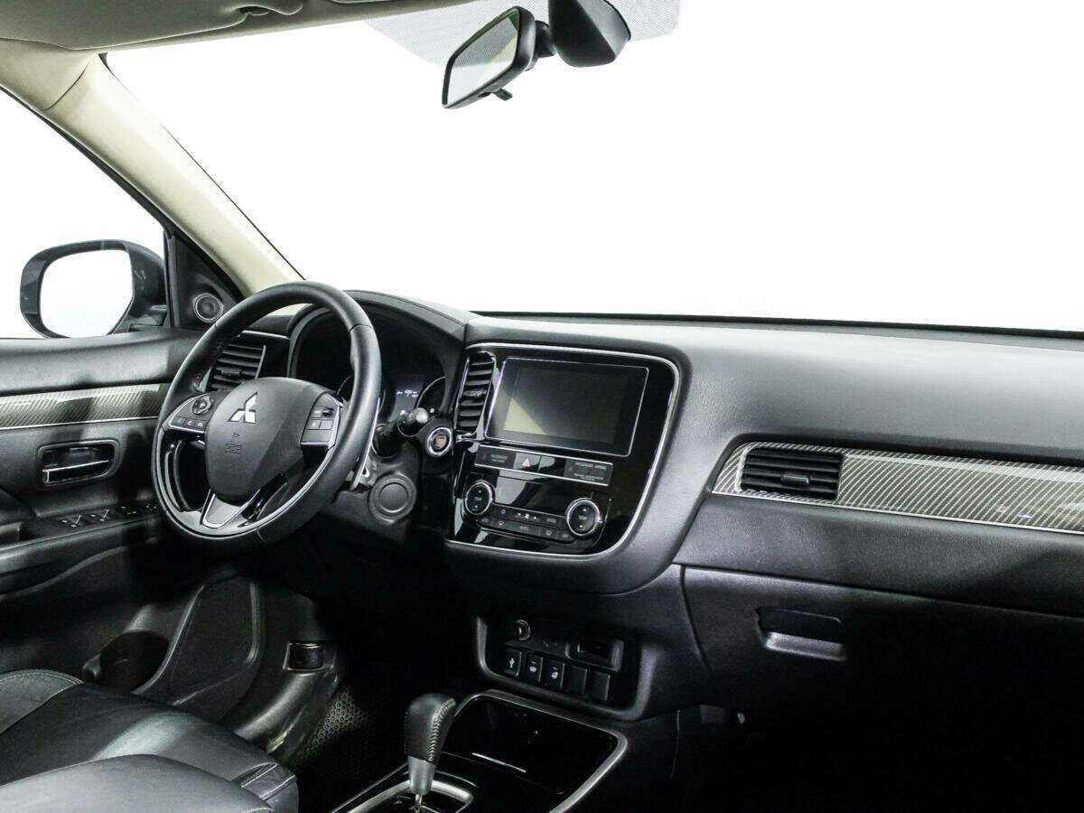 Купить Mitsubishi Outlander с пробегом. Фото: #8