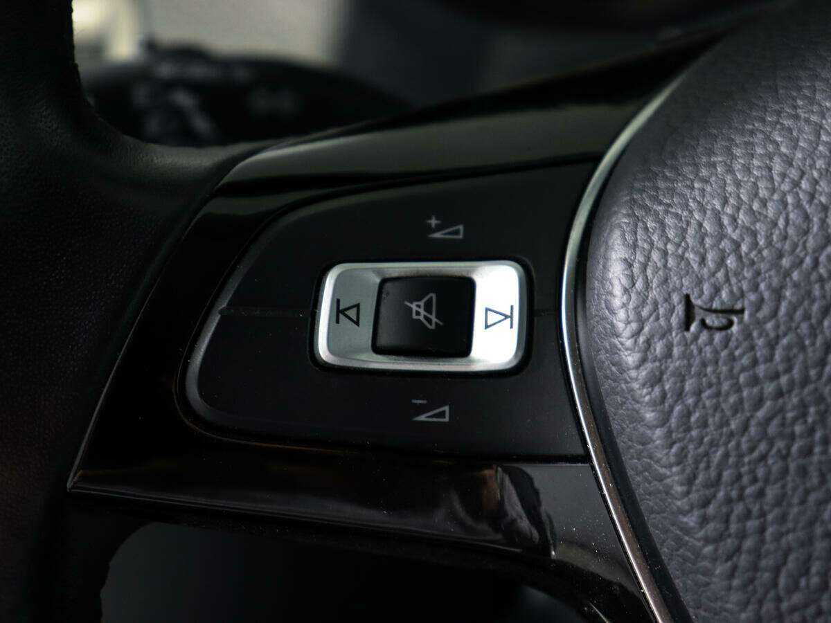 Купить Volkswagen Polo с пробегом. Фото: #15