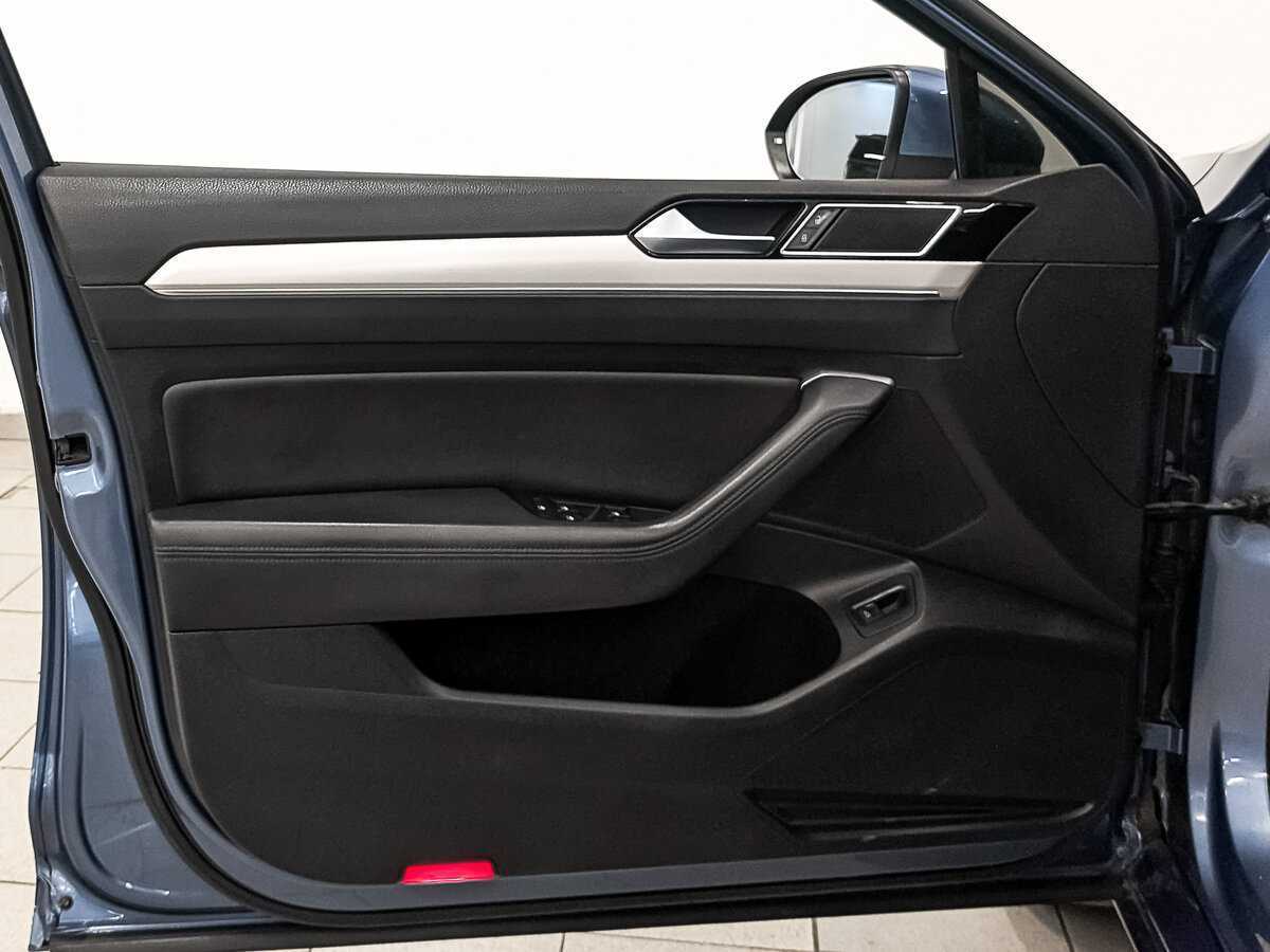 Купить Volkswagen Passat с пробегом. Фото: #18