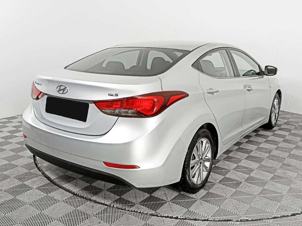 Купить Hyundai Elantra с пробегом. Фото: #4