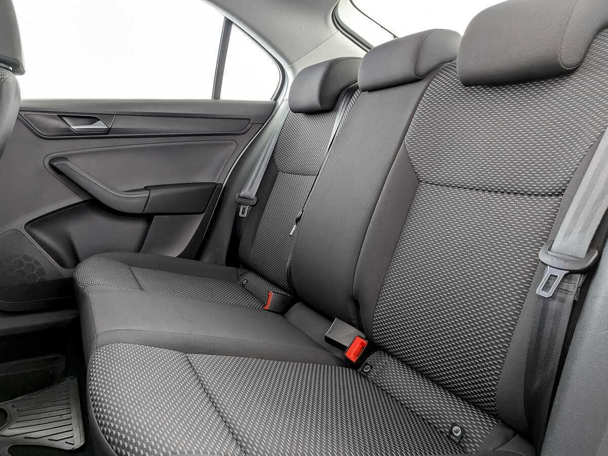 Купить Volkswagen Polo с пробегом. Фото: #9