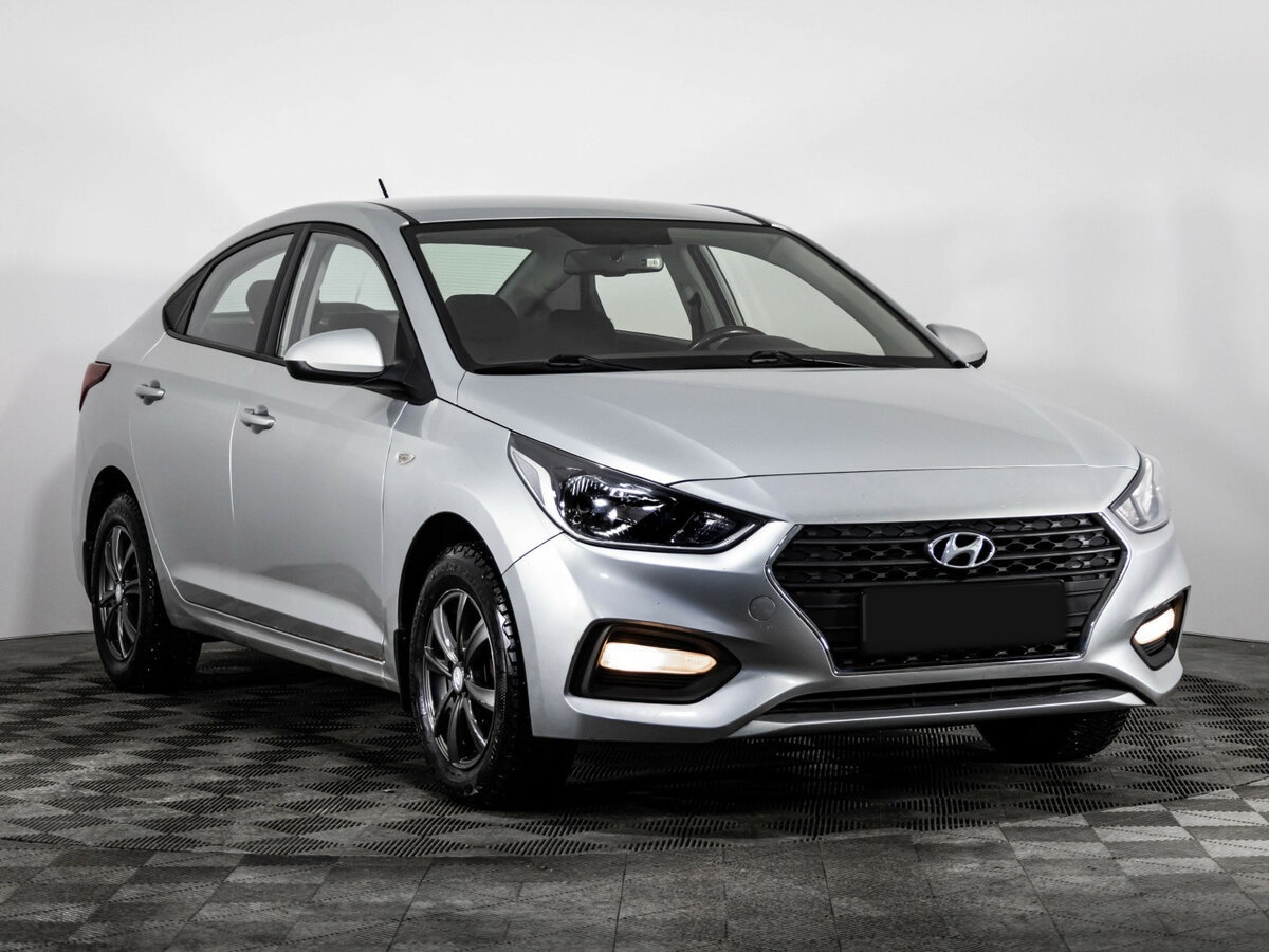 Купить Hyundai Solaris с пробегом. Фото: #2