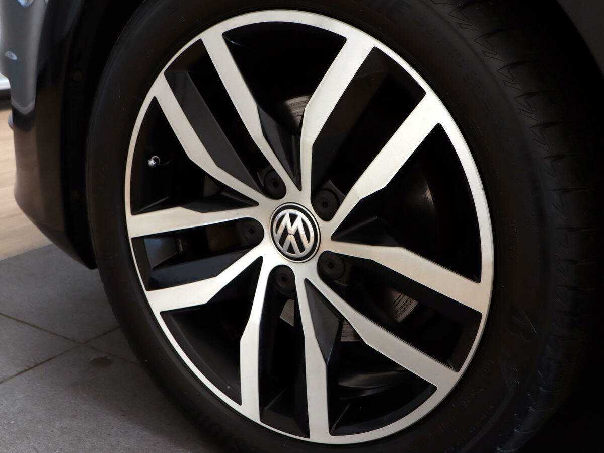 Купить Volkswagen Golf с пробегом. Фото: #22