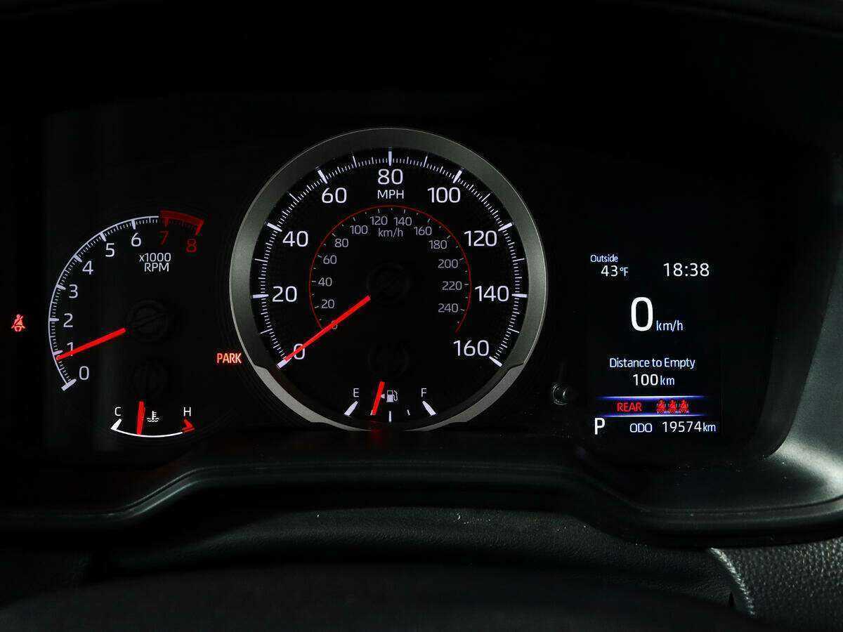 Купить Toyota Corolla Cross с пробегом. Фото: #8