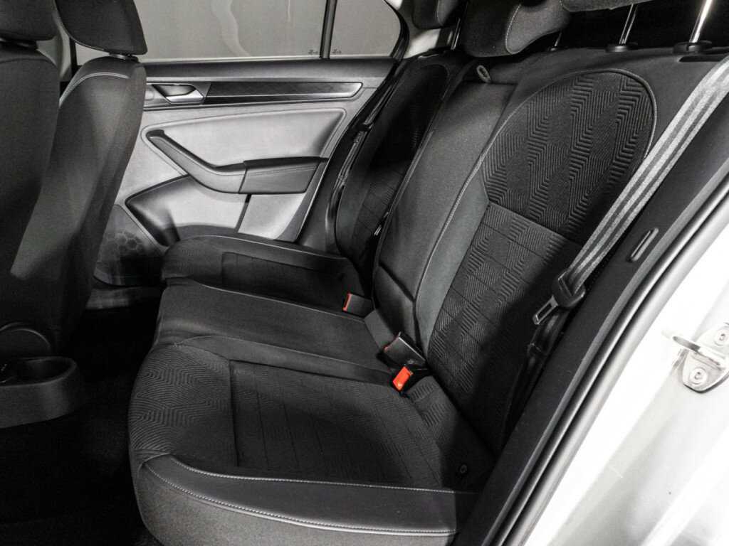 Купить Volkswagen Polo с пробегом. Фото: #9