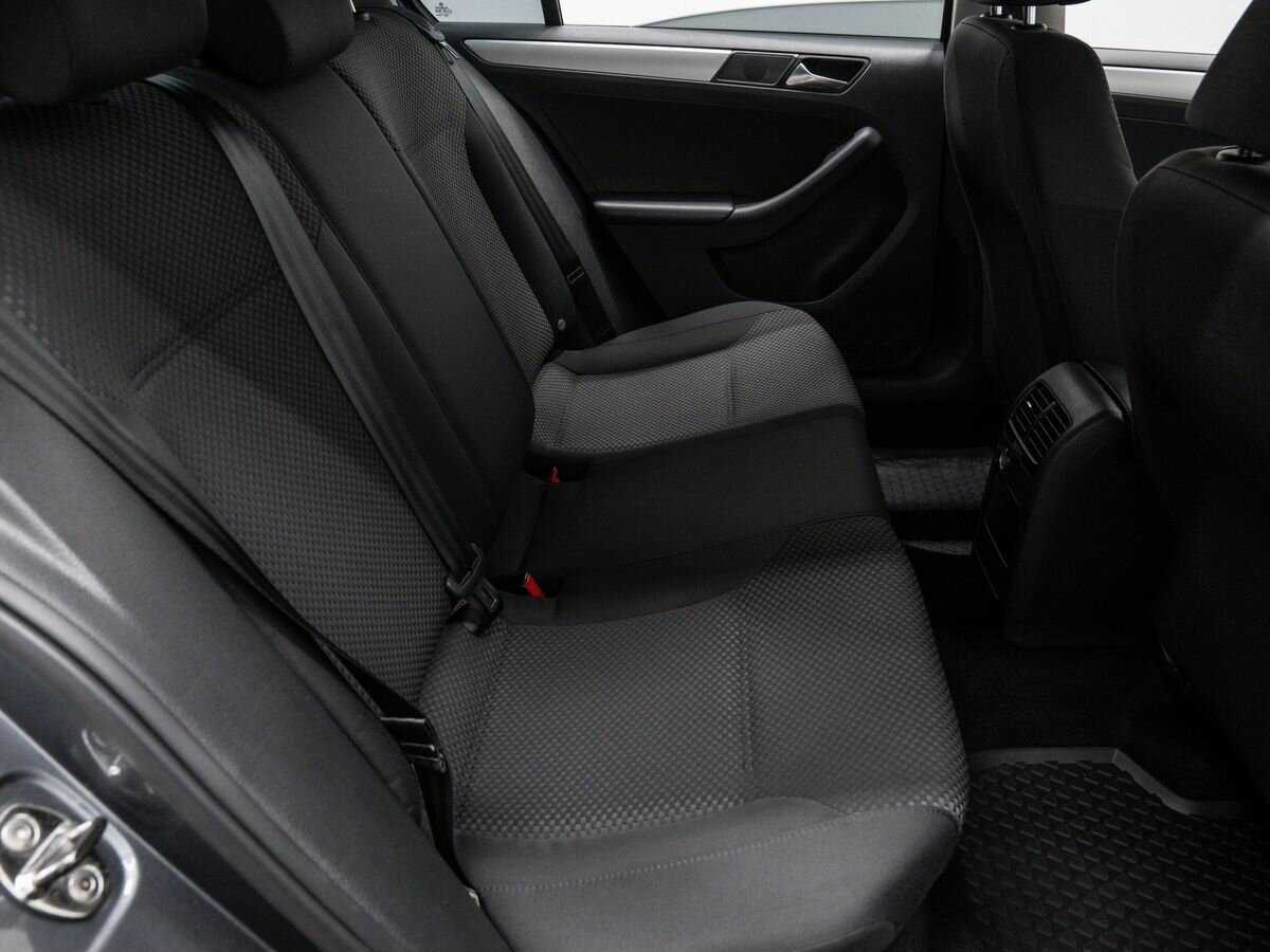 Купить Volkswagen Jetta с пробегом. Фото: #9