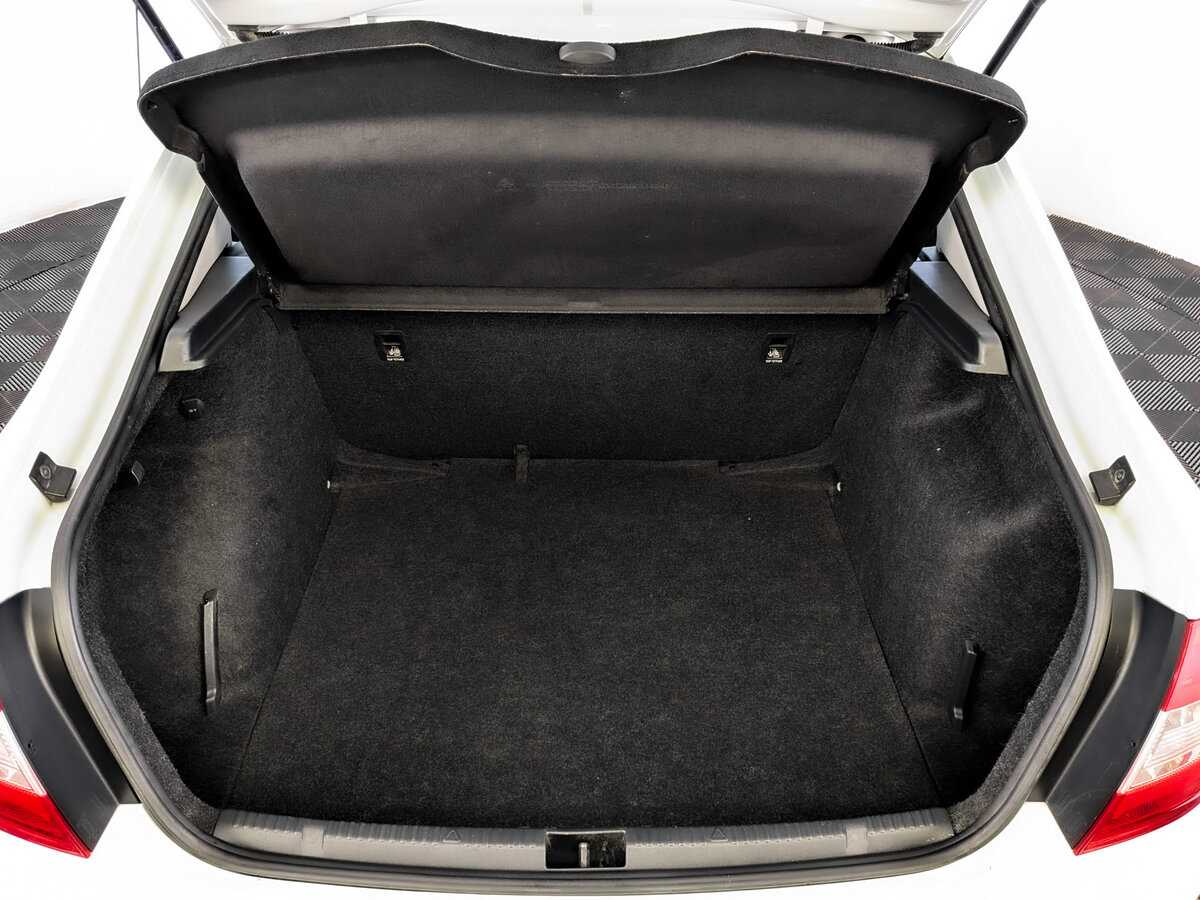 Купить Skoda Rapid с пробегом. Фото: #9