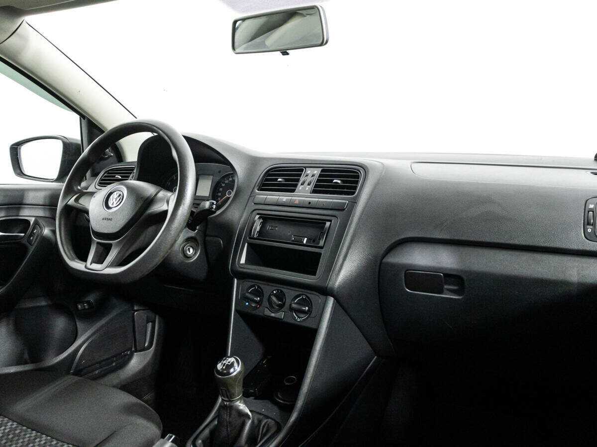 Купить Volkswagen Polo с пробегом. Фото: #8