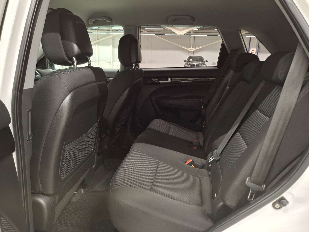 Купить Kia Sorento с пробегом. Фото: #11