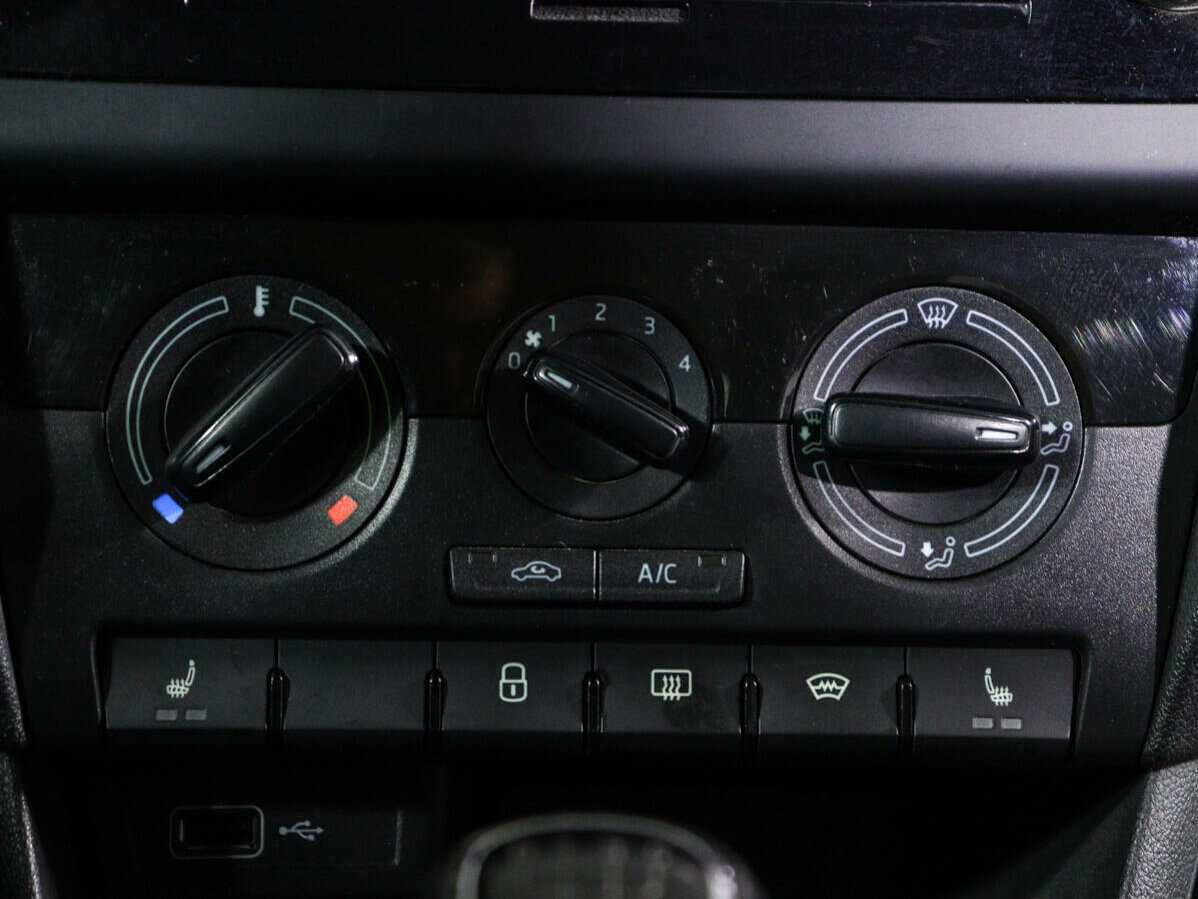 Купить Skoda Rapid с пробегом. Фото: #13