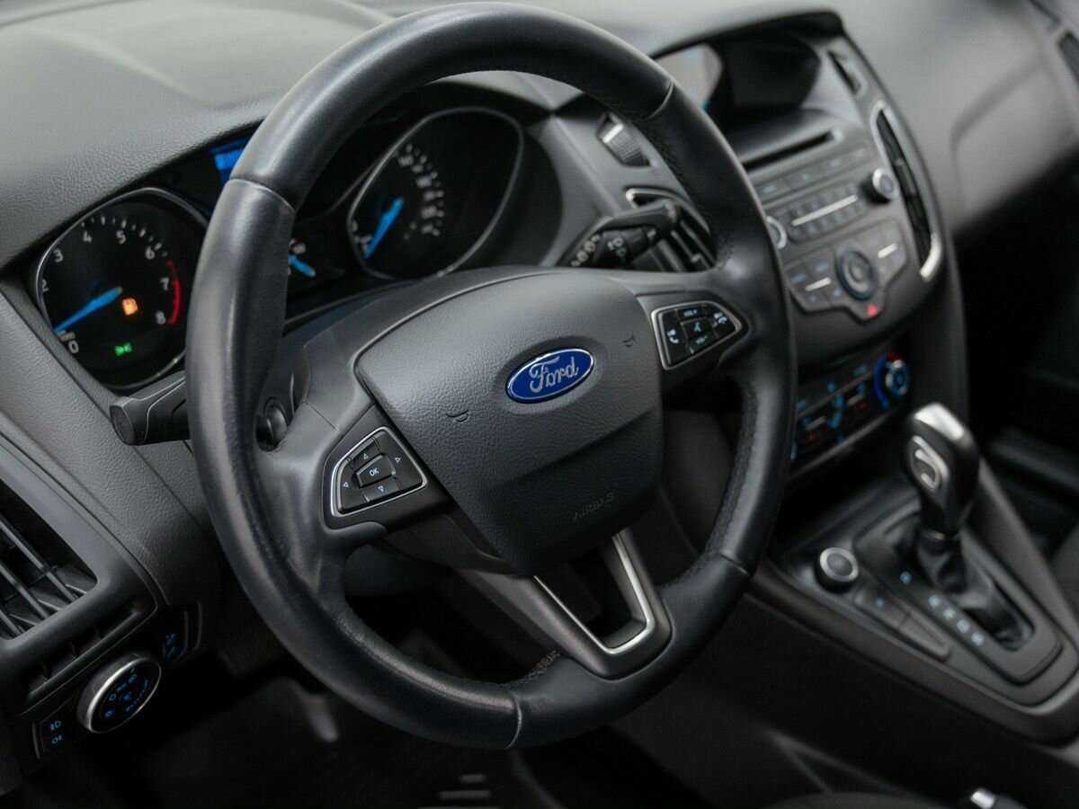 Купить Ford Focus с пробегом. Фото: #17