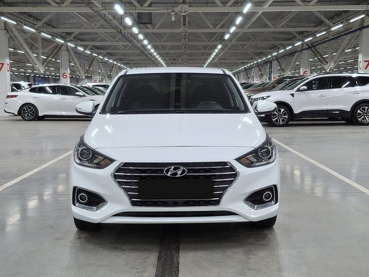 Купить Hyundai Solaris с пробегом. Фото: #1