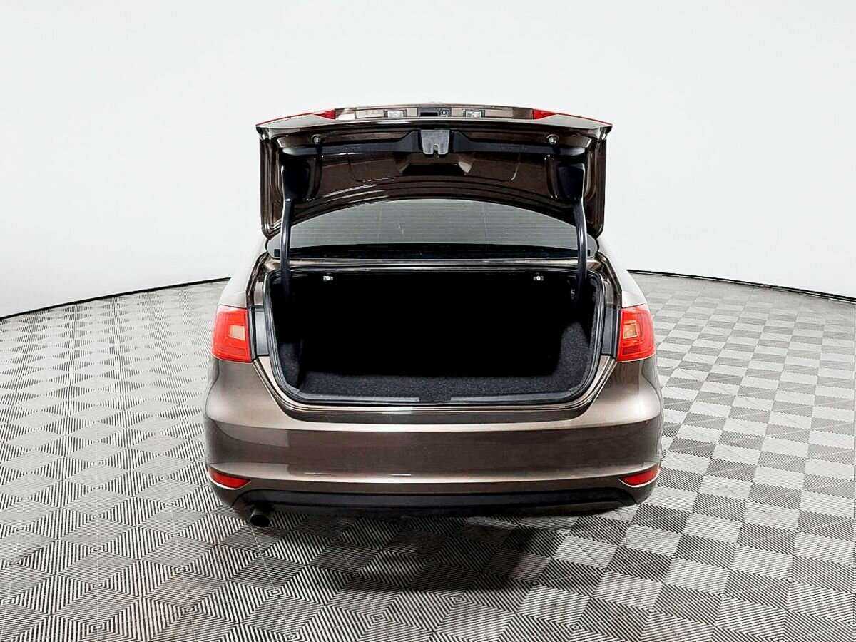 Купить Volkswagen Jetta с пробегом. Фото: #7