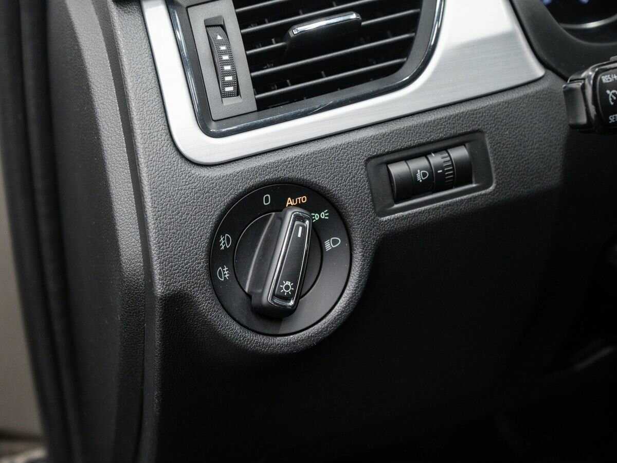 Купить Skoda Rapid с пробегом. Фото: #16