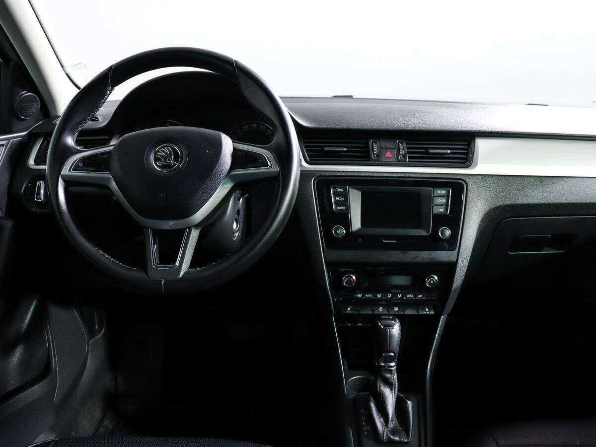 Купить Skoda Rapid с пробегом. Фото: #10
