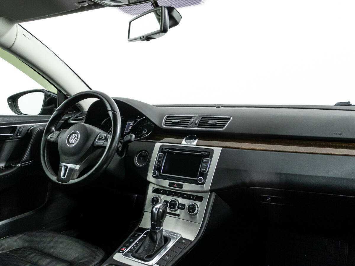 Купить Volkswagen Passat с пробегом. Фото: #8