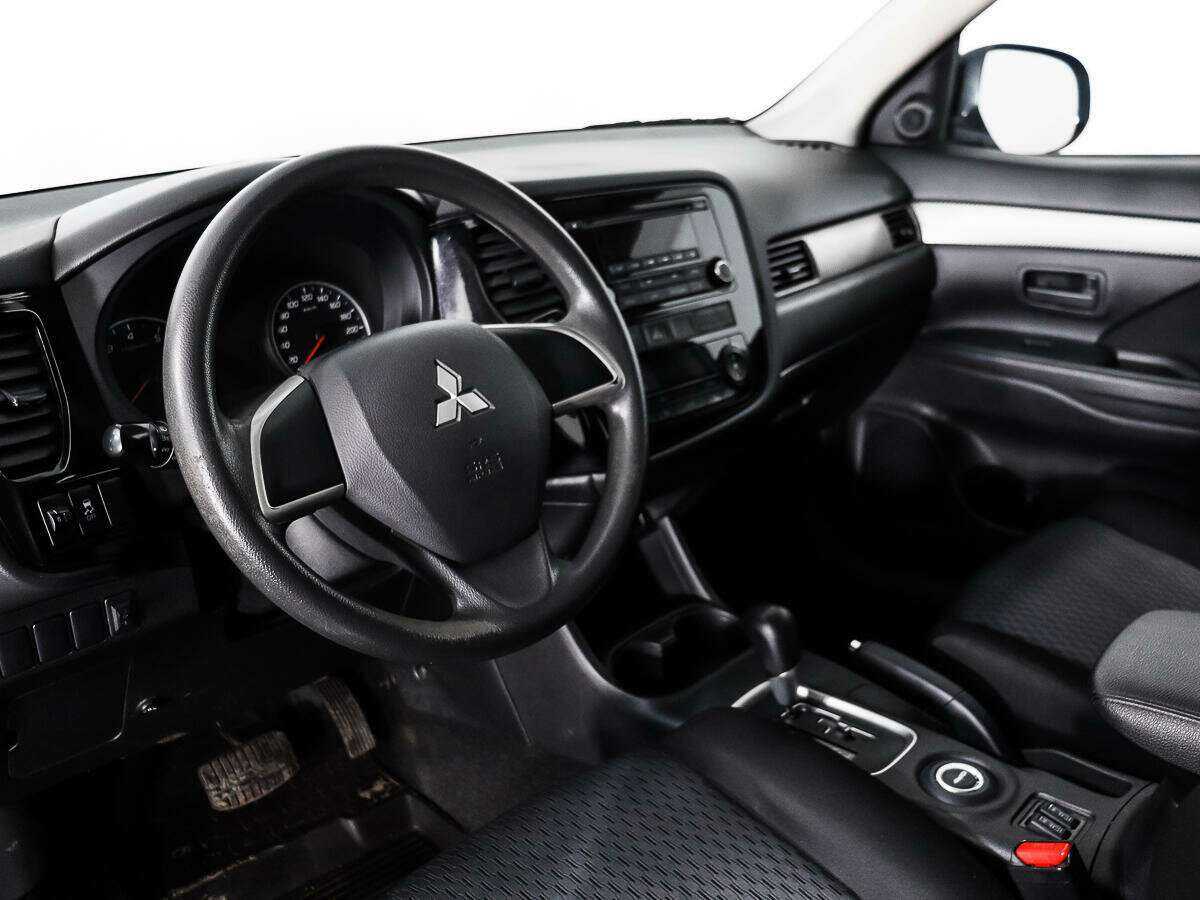 Купить Mitsubishi Outlander с пробегом. Фото: #8