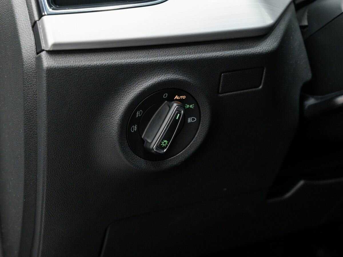 Купить Skoda Rapid с пробегом. Фото: #15