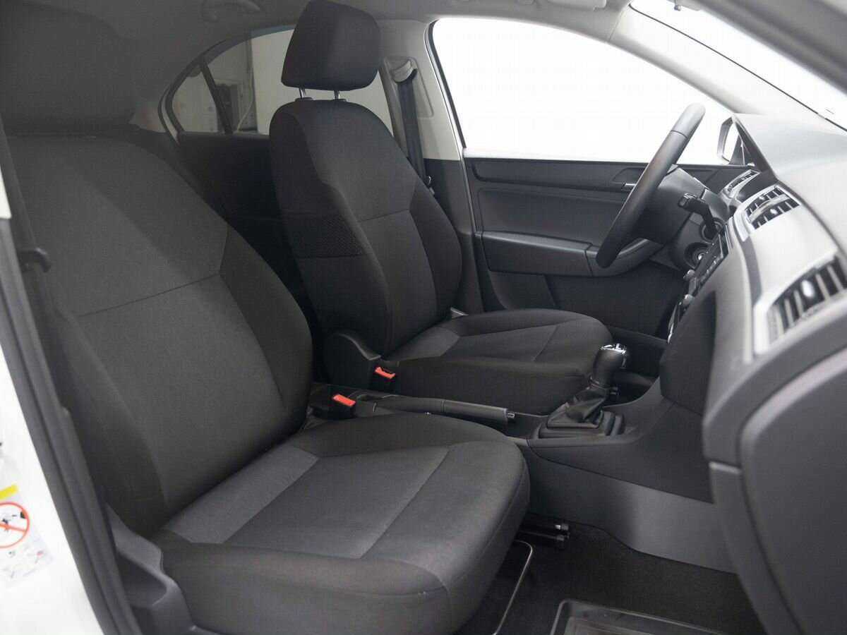 Купить Skoda Rapid с пробегом. Фото: #11