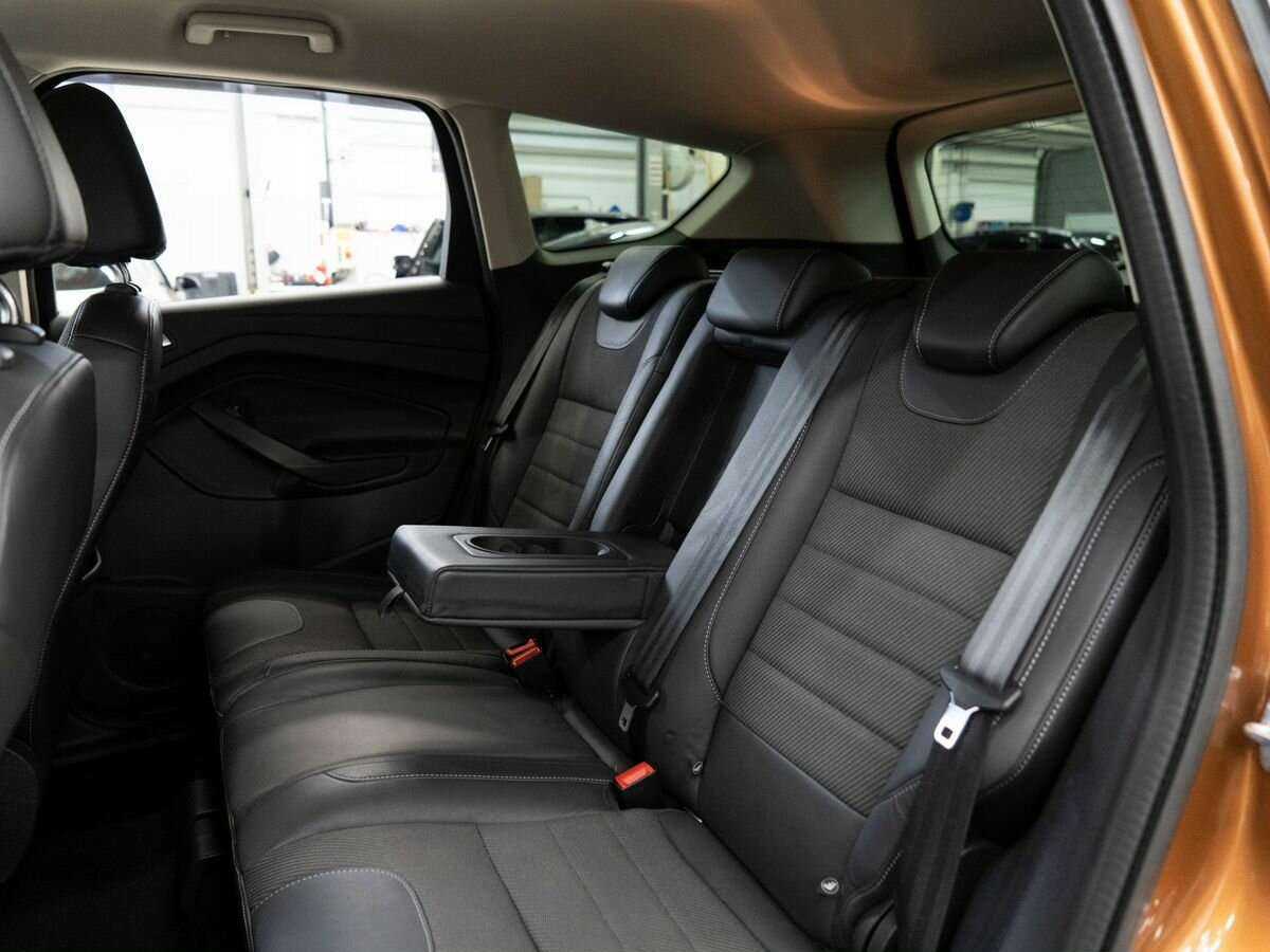 Купить Ford Kuga с пробегом. Фото: #5