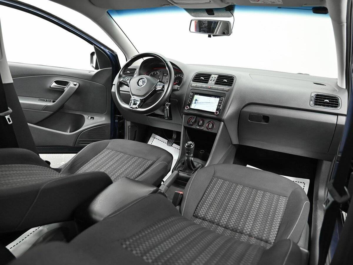 Купить Volkswagen Polo с пробегом. Фото: #11