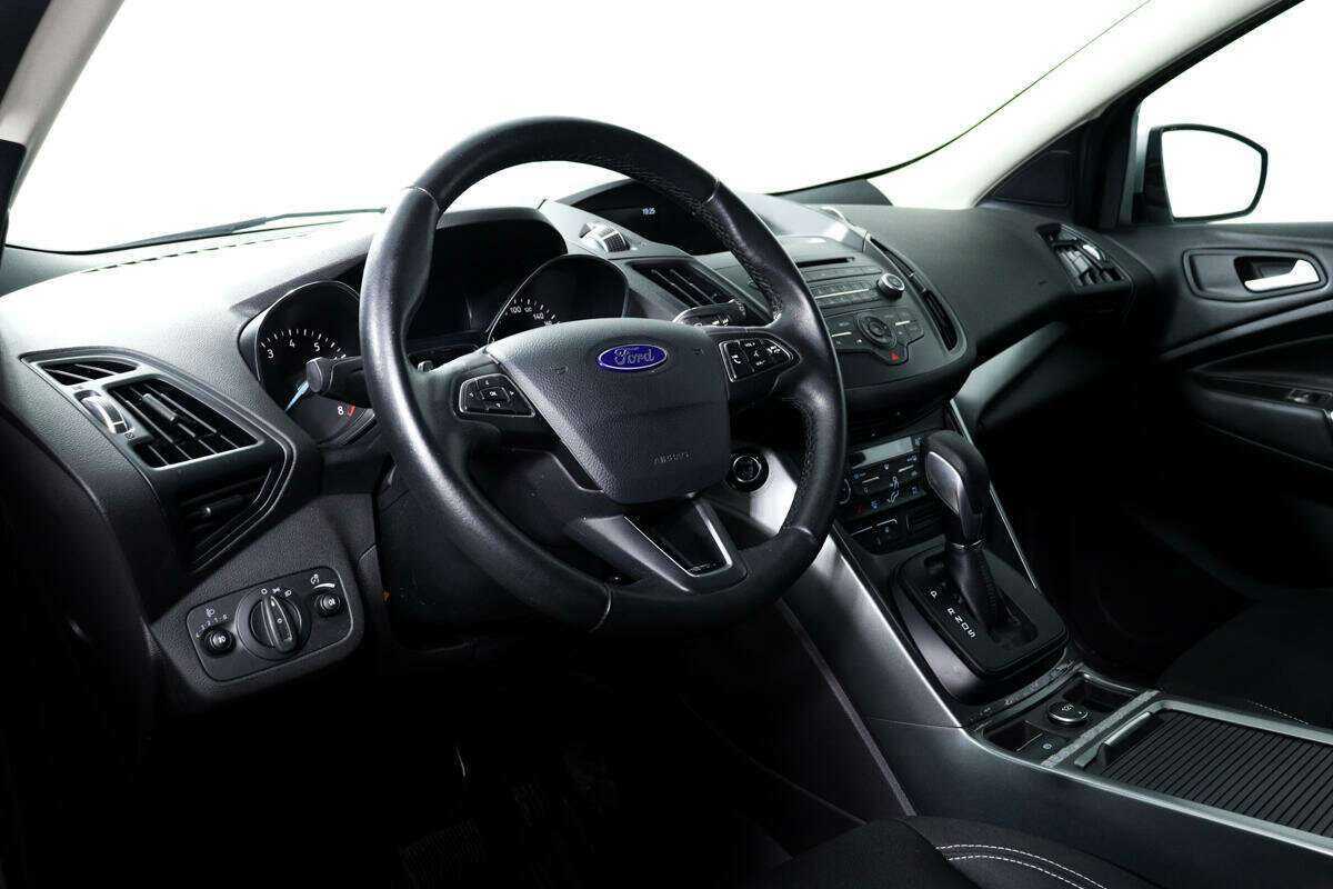 Купить Ford Kuga с пробегом. Фото: #12