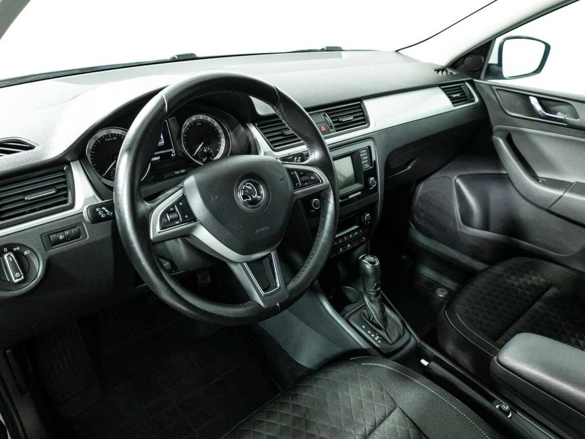 Купить Skoda Rapid с пробегом. Фото: #10