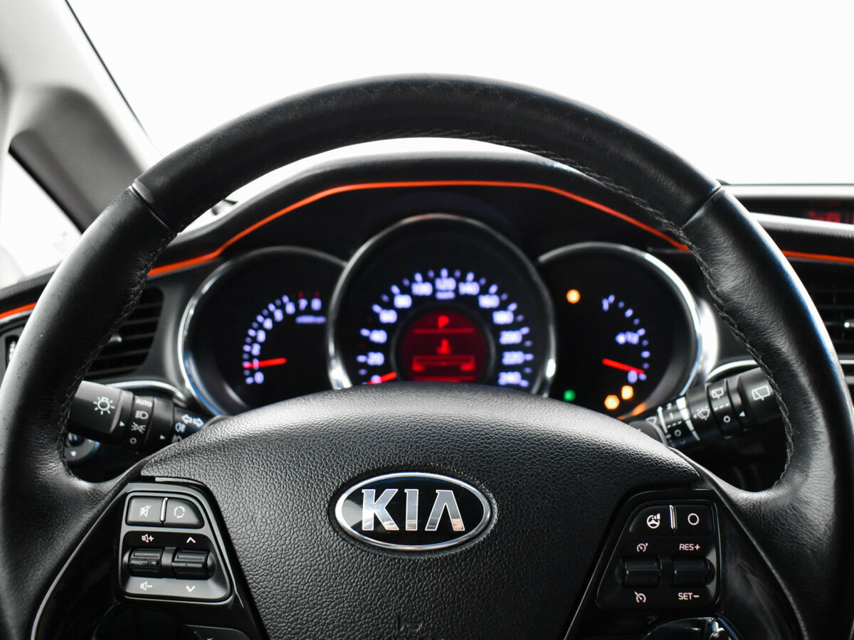 Купить Kia Ceed с пробегом. Фото: #13