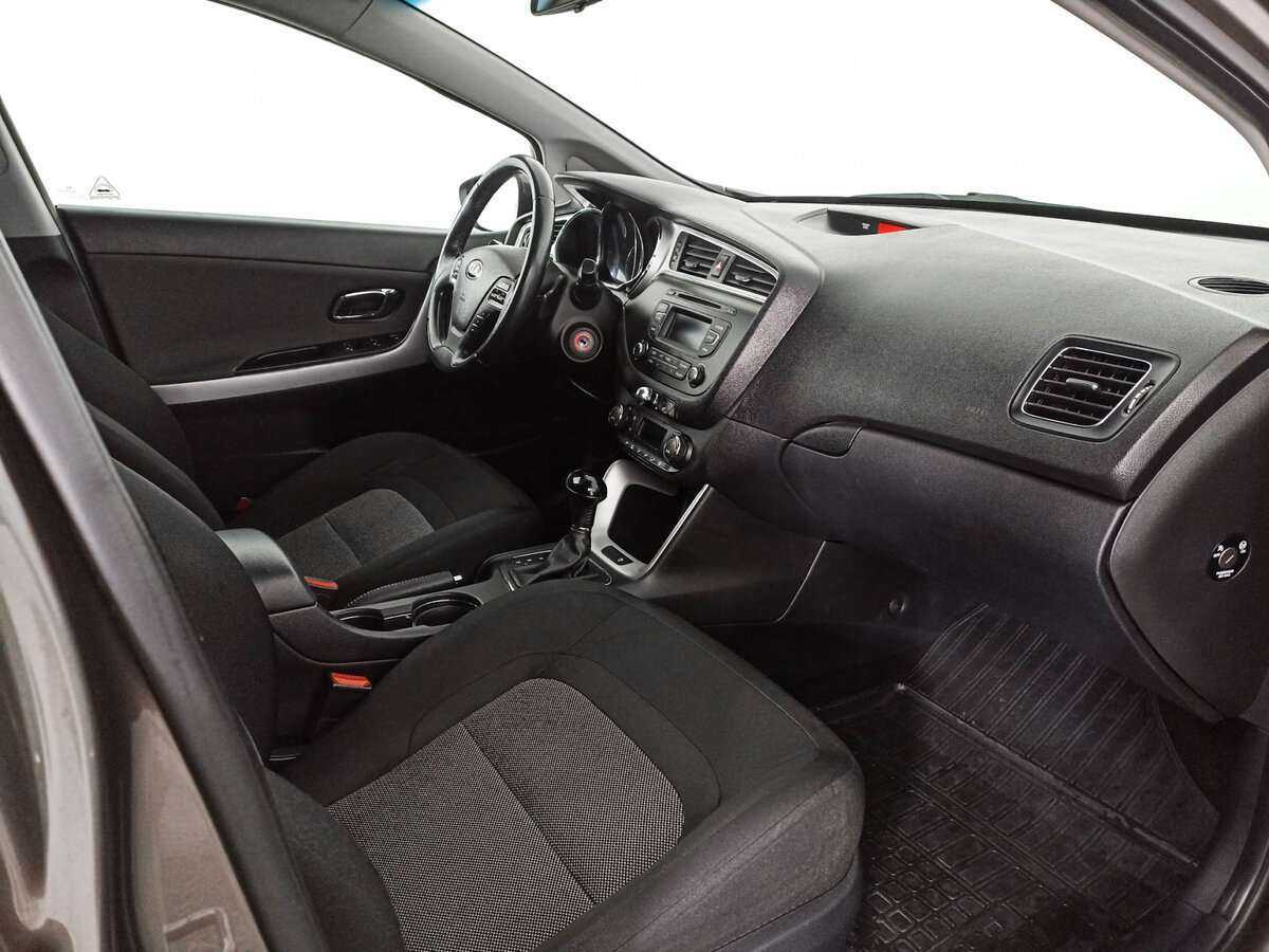 Купить Kia Ceed с пробегом. Фото: #8