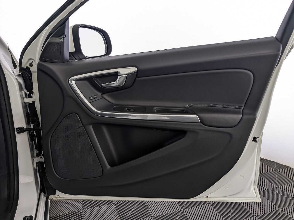 Купить Volvo S60 с пробегом. Фото: #18