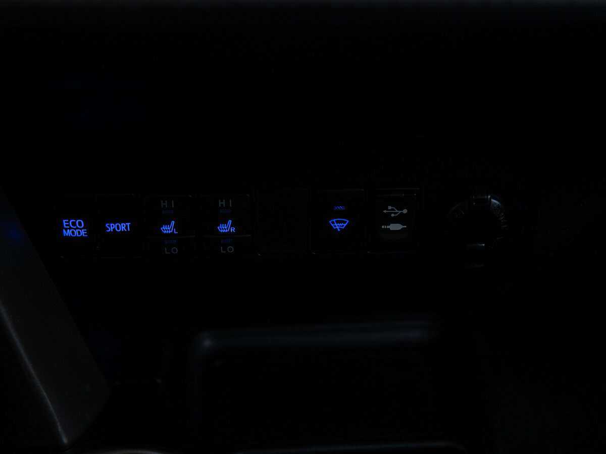 Купить Toyota RAV4 с пробегом. Фото: #16