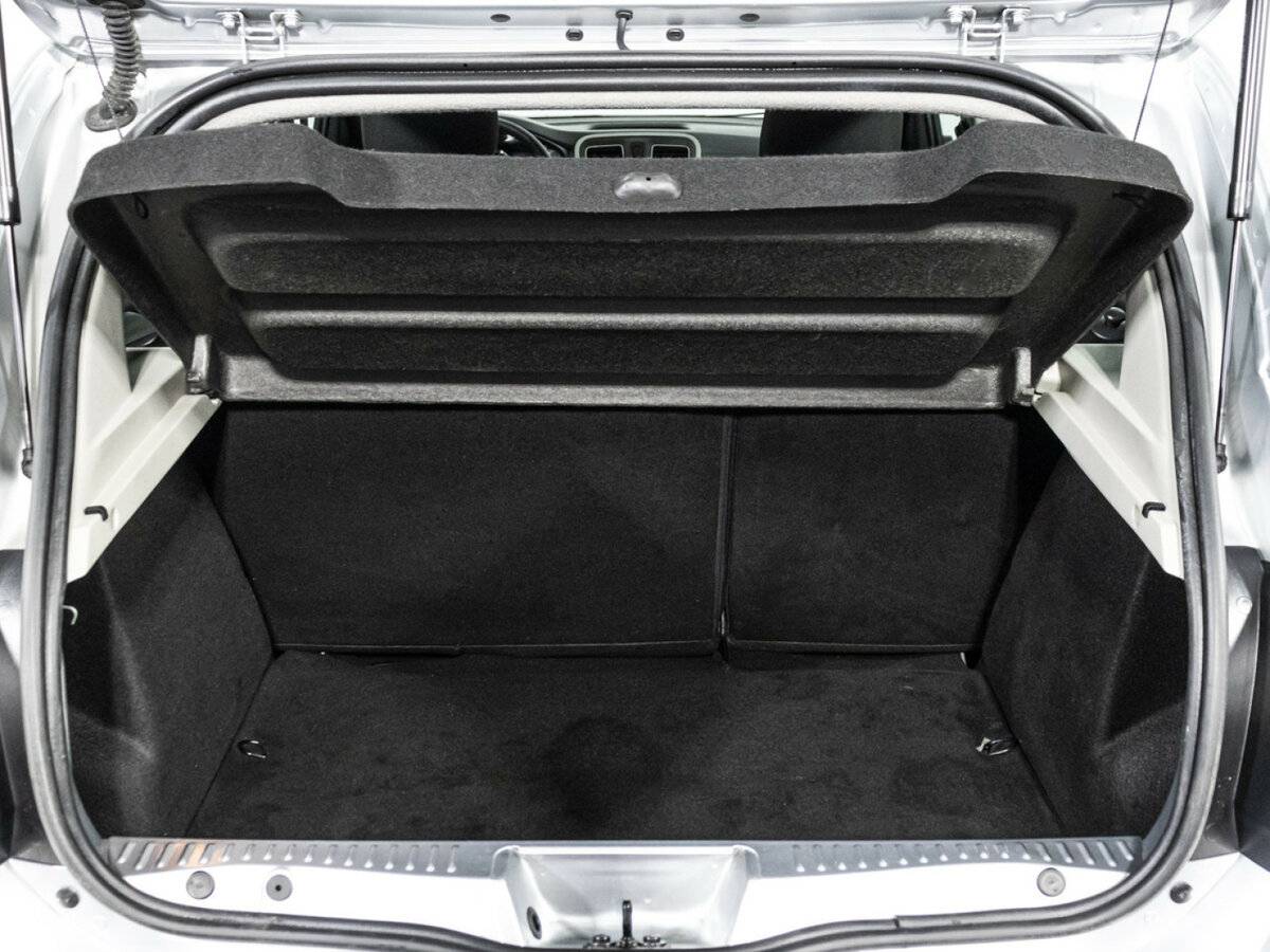 Купить Renault Sandero с пробегом. Фото: #17