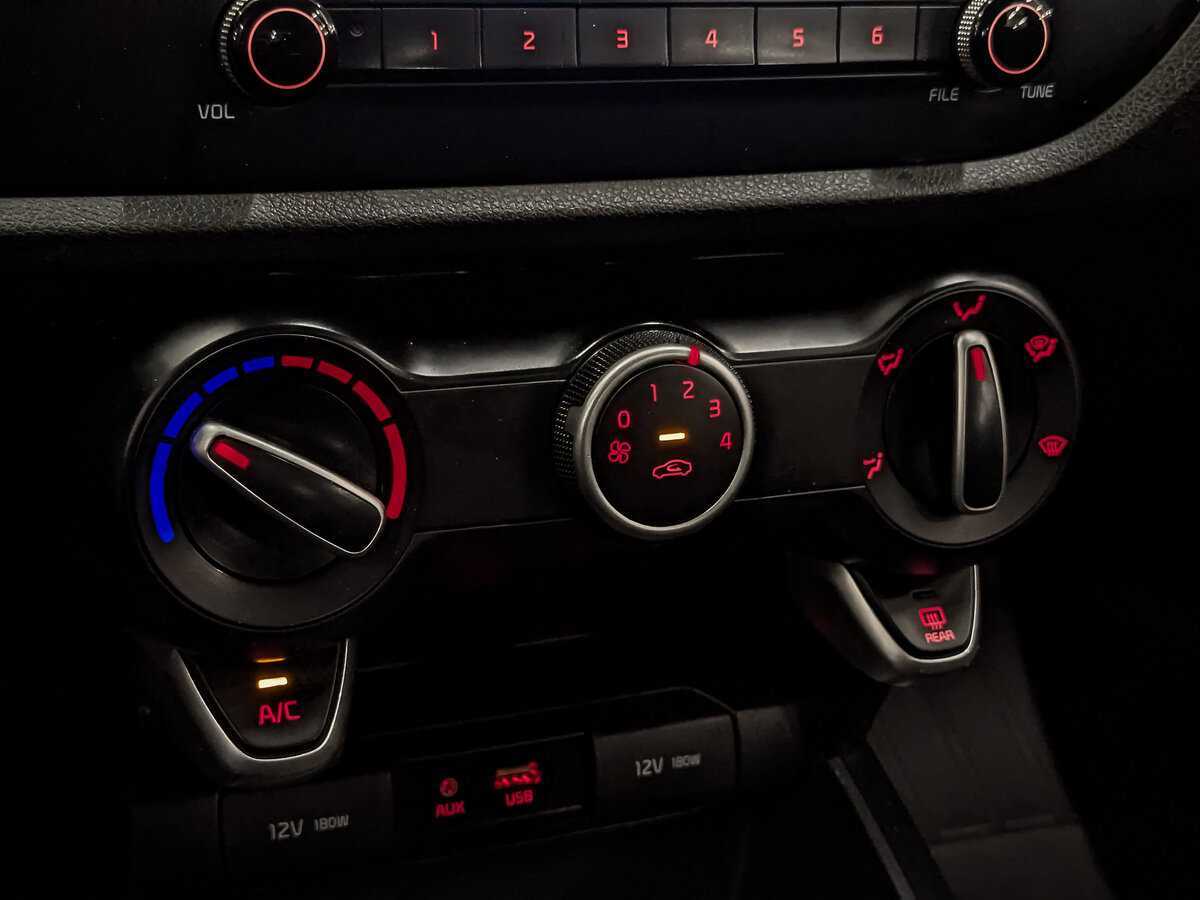 Купить Kia Rio с пробегом. Фото: #20