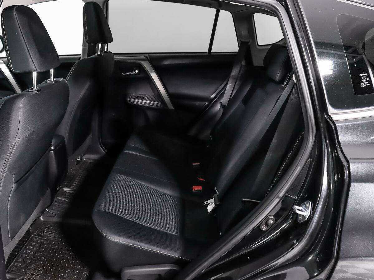 Купить Toyota RAV4 с пробегом. Фото: #9