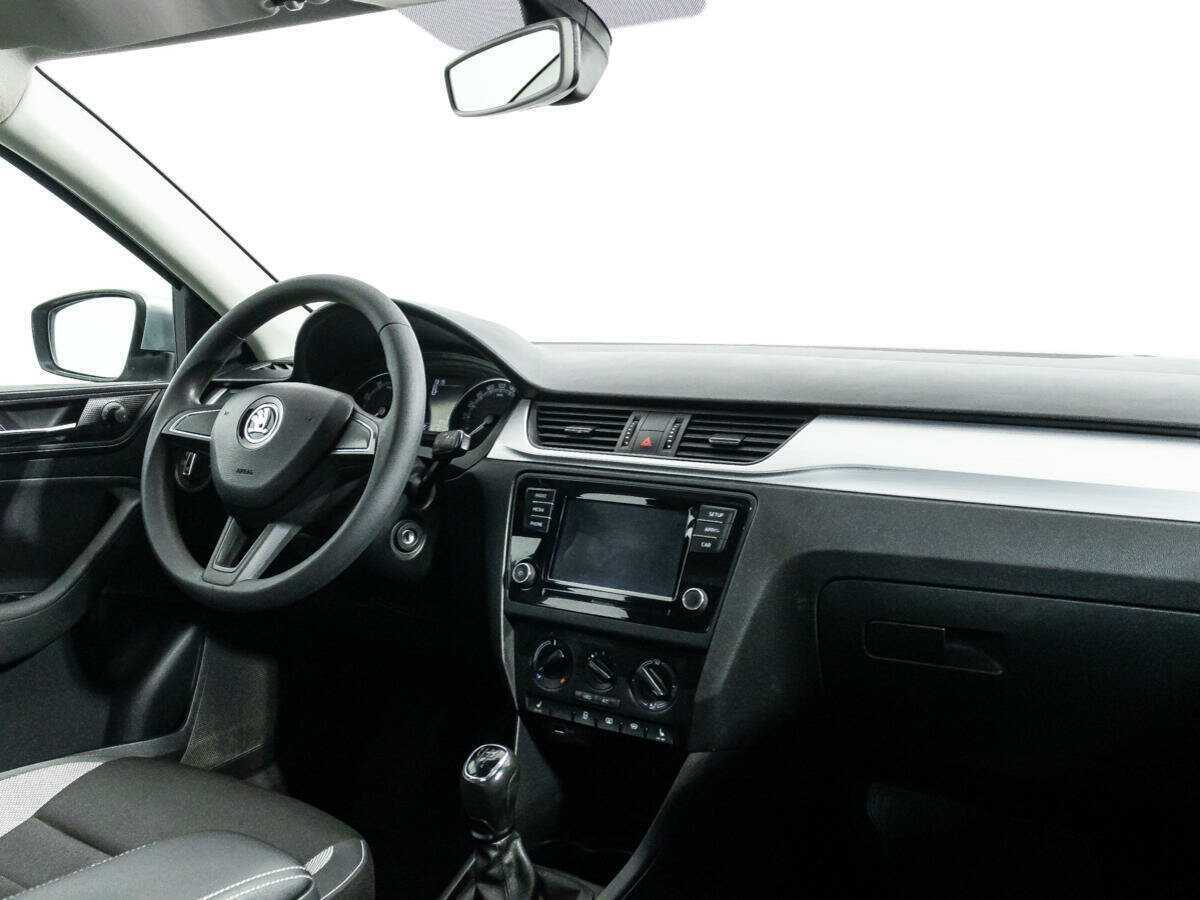 Купить Skoda Rapid с пробегом. Фото: #8