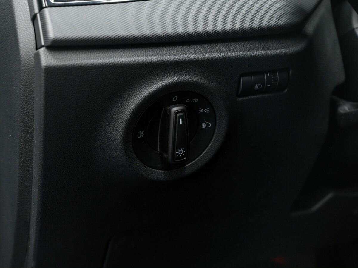 Купить Skoda Rapid с пробегом. Фото: #16