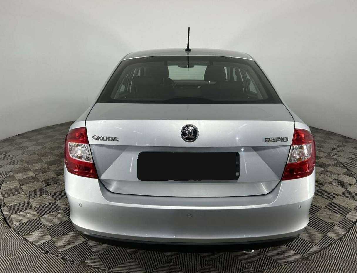 Купить Skoda Rapid с пробегом. Фото: #2