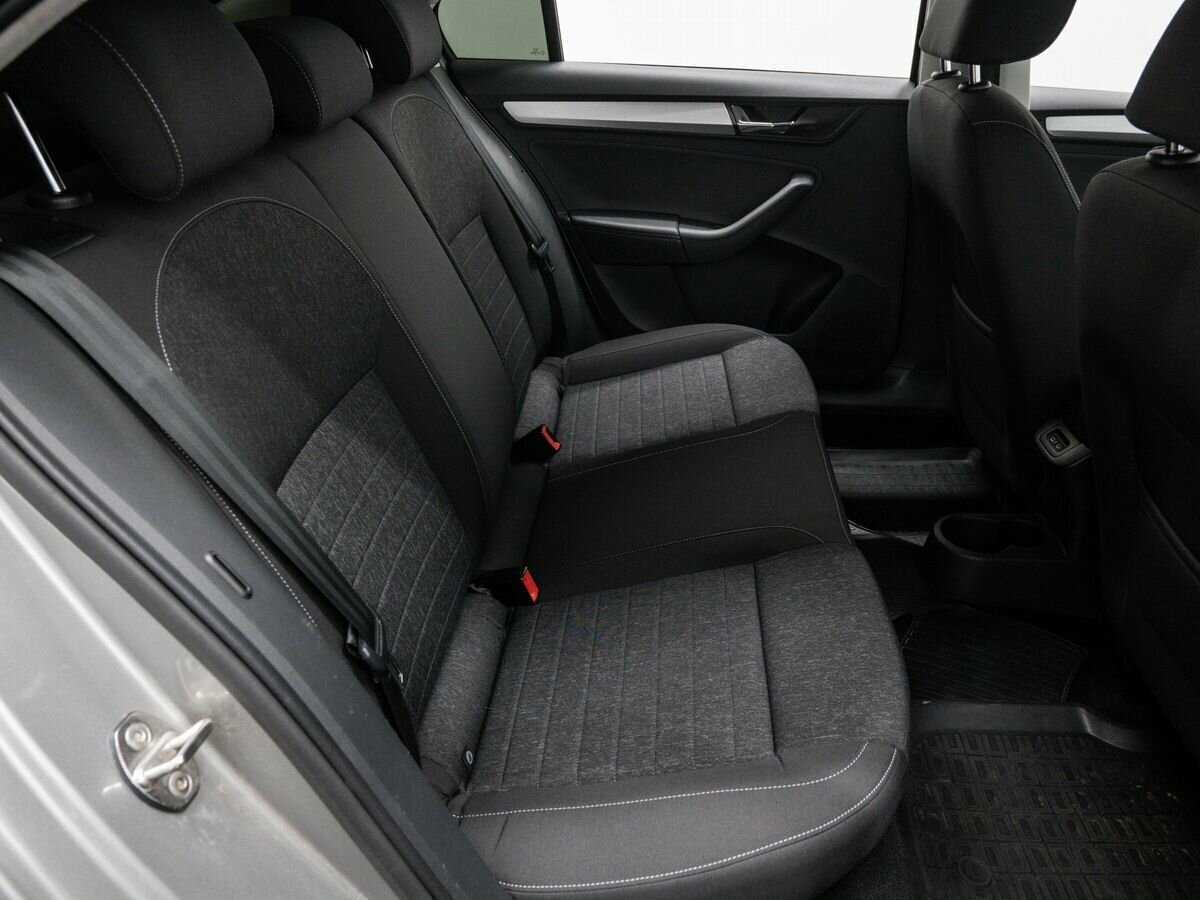 Купить Skoda Rapid с пробегом. Фото: #8