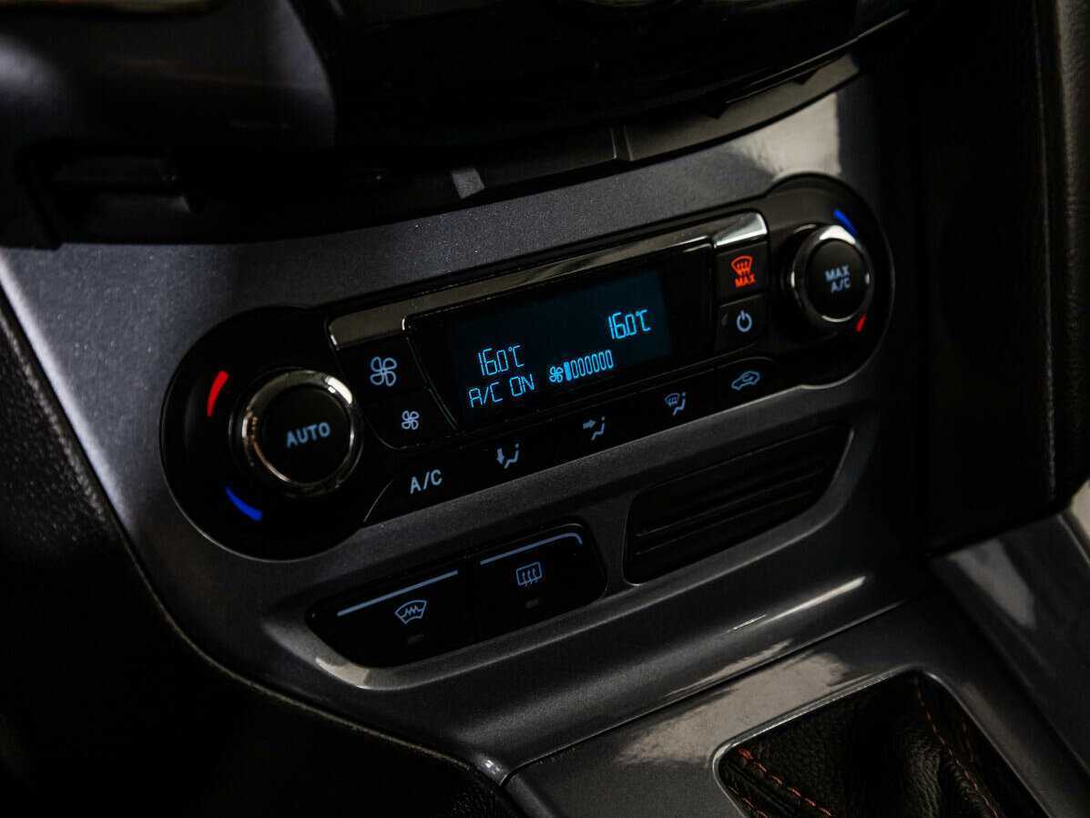 Купить Ford Focus с пробегом. Фото: #15