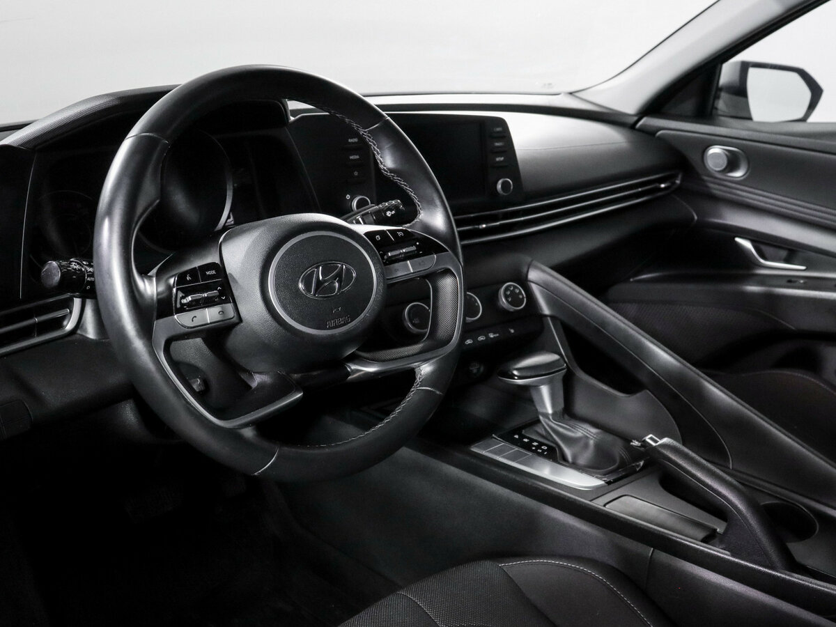Купить Hyundai Elantra с пробегом. Фото: #11