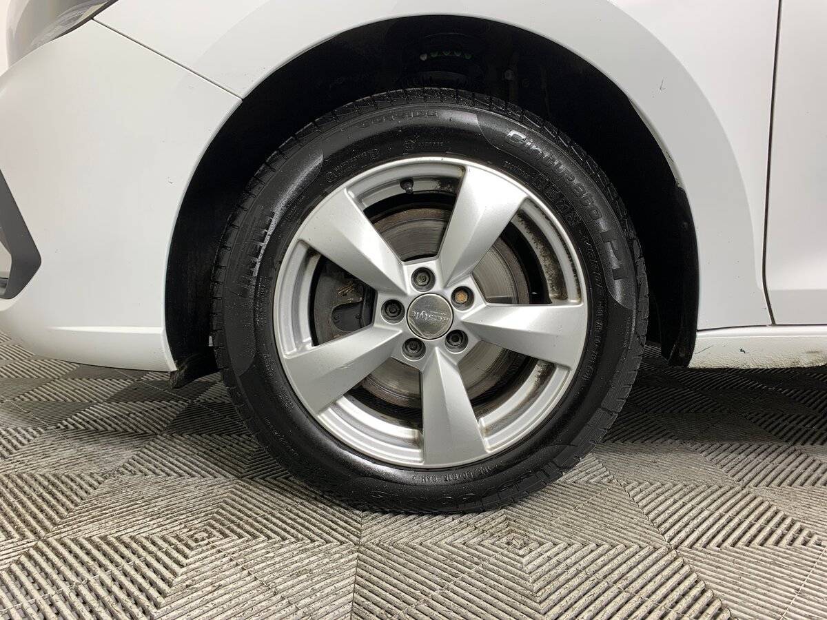 Купить Volkswagen Polo с пробегом. Фото: #8